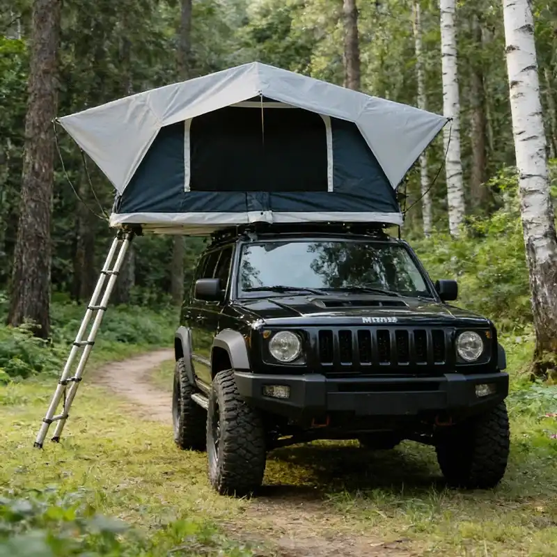 Retail-ready exterior - Hard Base Inflatable Rooftop Tent